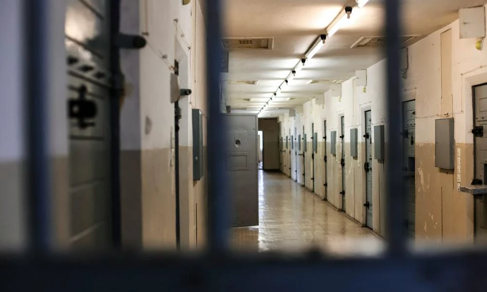 Βρετανία: Φυλακισμένος είδε τον γιο του για πρώτη φορά εδώ και 12 χρόνια